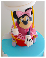 Minnie Mouse Disney cake